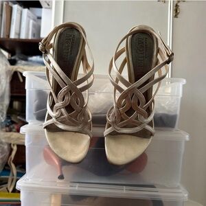 Beautiful champagne Alexander McQueen satin evening sandals.Excellent condition!